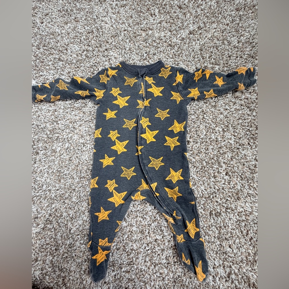 Old Navy Gray and Yellow Star Kids Footie